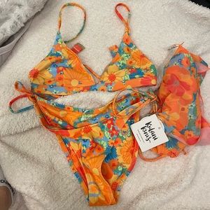 Kulani Kinis - Matching Bikini Top & Bottom with Matching Sarong - Sz Small